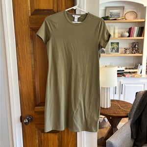 Athleta Olive Green Short Sleeve Crewneck Dress
